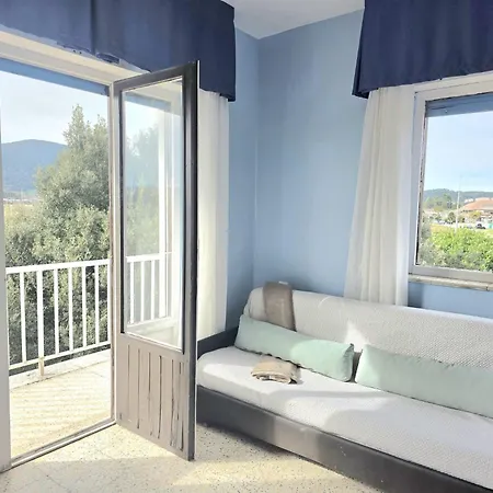 Quinfer Auto Check-in Hotel